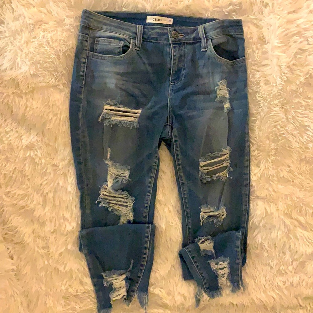 Ripped skinny jeans